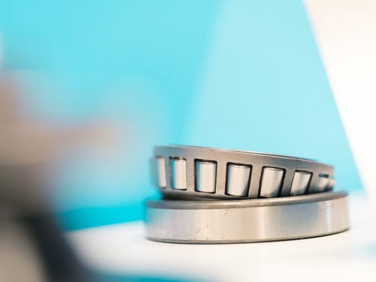 Precision Cylindrical Roller Bearing: Design, Types & Industrial Applications