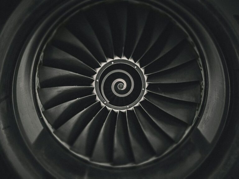 Rolling Bearing Survival at -253°C and 650°C Extreme Conditions